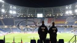 Sin hallarse explosivos en el estadio de Hannover, Alemania