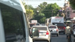 Se genera caos vial por desfile cívico revolucionario