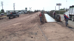 Marchas forzadas construcción del puente sur de Mazatlán