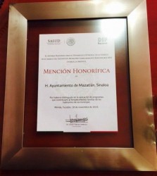 Municipio recibe mención honorífica