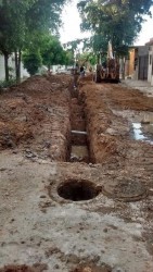 Sigue JAPAC reparando fuga de drenaje en Villa Verde