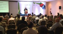 Se desarrollan conferencias magistrales enfocadas al fortalecimiento de la calidad educativa.
