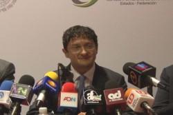 No da mucha información Virgilio Andrade sobre investigación caso IMSS