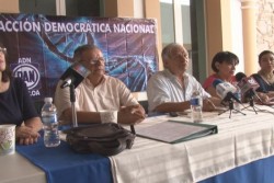 Panistas se manifiestan en contra de las alianzas