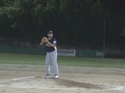 UAS soprende a JAPAC en beisbol nocturno