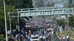 Continúan las manifestaciones contra la evaluación a docentes