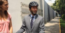 Roban bicicleta al embajador de Alemania en México