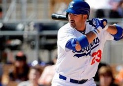 Adrián "Titan" González impartió clínica a niños