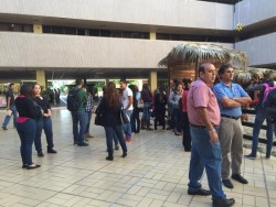 Llegan a Palacio de Gobierno, Profesores de Telebachillerato que no han recibió pago salarial desde agosto