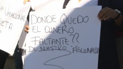Personal de contrato del Hospital General exigen aguinaldos justos