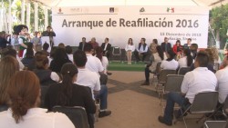 En evento del Seguro Popular MALOVA anuncia 30 días de aguinaldo para trabajadores de contrato