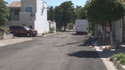 Permanecen los trabajos de rehabilitación en la calle Oslo del fraccionamiento Villa Verde.