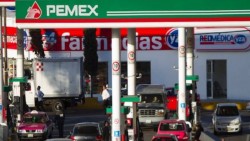 Bajan precios de gasolinas a partir de este viernes