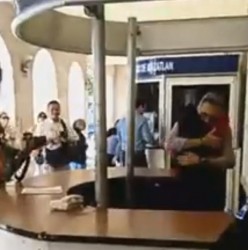 El Alcalde realizó un recorrido por las oficinas del Palacio Municipal, para darles el abrazo de año nuevo a empleados.