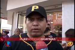 Comisario felicita a policías en su día