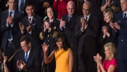 Michelle Obama y el vestido amarillo que causó furor en el mundo