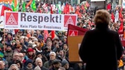 Protestan en Alemania en apoyo a los refugiados