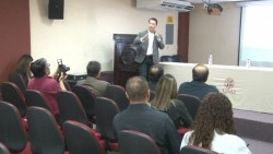 Quintana Pucheta ofrece conferencia sobre la participación ciudadana en el Operativo Alcoholimetro