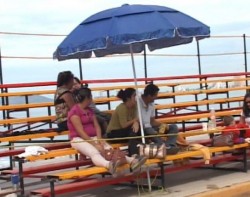 Listos para colocación de gradería en el malecon: Oficialía Mayor
