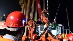 Rescatan a cuatro mineros en China tras 36 días bajo tierra