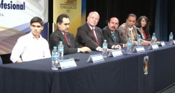 Entregan en Mazatlán títulos y cédulas profesionales de la UAS.