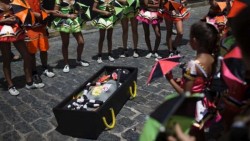 Inicia el carnaval de Brasil, en plena emergencia por el zika