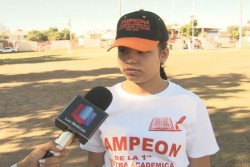 Premian a alumnos sobresalientes