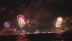 Mazatlán se ilumina con el combate naval