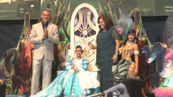 Ante un estadio lleno, coronan a Reina Infantil Emilia II