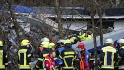 Choque de trenes en Alemania deja ocho muertos