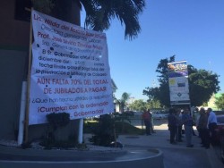 Nuevamente se manifiestan profesores jubilados de COBAES