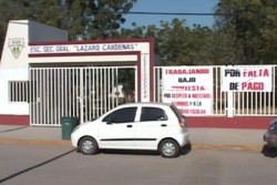 Maestros de la Secundaria de Valles del Ejido, trabajan bajo protesta, ¡No les pagan!