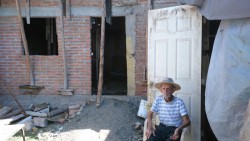 Arrancan programa de techo firme en colonias populares.