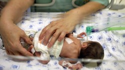 Un bebé declarado muerto se despierta llorando antes de ser incinerado en China