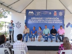 Se benefician familias de escasos recursos con techos firmes.