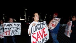 Analizan más regulaciones de salud al cine porno en EU