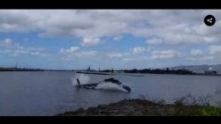 Cae helicóptero en el mar frente a Pearl Harbor, Hawai