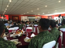 Ejército mexicano compuesto por hombres y mujeres de disciplina.