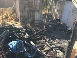 Familia pide ayuda tras incendio de su vivienda