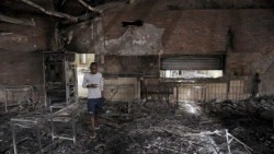 Estudiantes queman varios edificios de una universidad en Sudáfrica