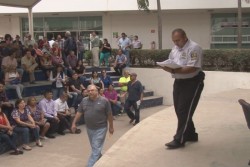 Continúan quejas de jubilados en la entrega de cheques del Fideicomiso