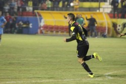 Murcielagos gana y deja el sotano