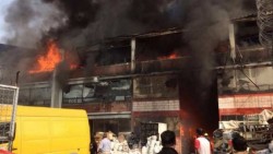 Controlan incendio en fábrica de cartón y madera en Tenayuca, Edomex
