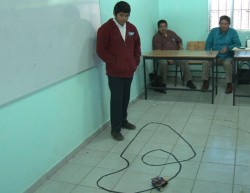 Realizan demostración de proyectos de robótica estudiantes de secundaria.