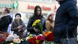 Los moscovitas honran a la niña decapitada por su niñera