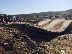 Colapsa puente en el Fraccionamiento Hacienda Alameda