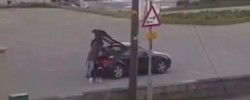 Un mendigo es amenazado de muerte tras ser visto montando en un Audi