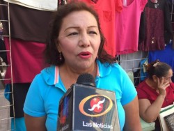 Comerciantes de la Ángel Flores aseguran que no son ambulantes