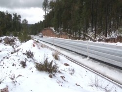 Cierran carretera a Durango