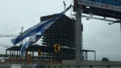 Van 8 espectaculares derribados por fuertes vientos en la Ciudad de México